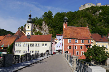 Kirche St. Michael und Rathaus in Kallmünz