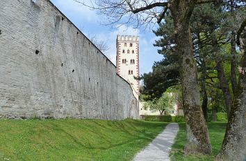 Stadtmauer mit Bayertor