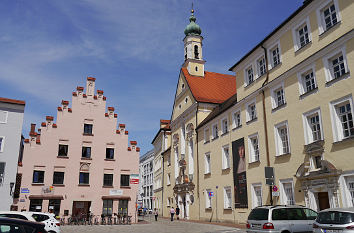 Neustadt Landshut mit Ursulinenkirche
