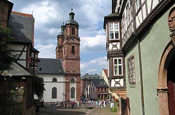 Schnatterloch und Stadtpfarrkirche St. Jakobus in Miltenberg