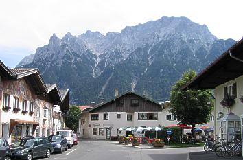 Blick auf die Karwendelspitze in Mittenwald