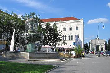 Geschwister-Scholl-Platz und Universität