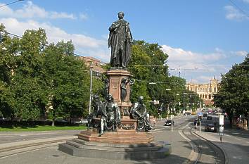 Maxmonument in der Maximilianstraße