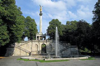 Prinzregententerrasse mit Friedensengel in München