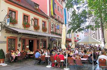 Biergarten an der Frauenkirche in München