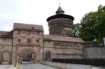 Neutor mit Neutorturm Stadtmauer Nürnberg