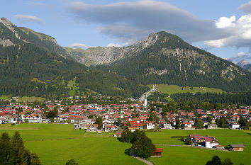 Oberstdorf mit Bergpanorama