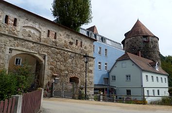 Severinstor und Peichterturm in Passau