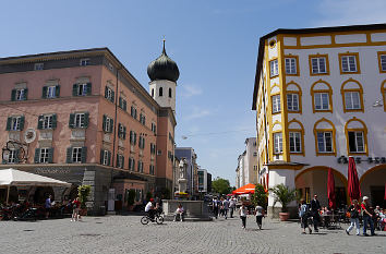 Max-Josefs-Platz und Heilig-Geist-Kirche Rosenheim