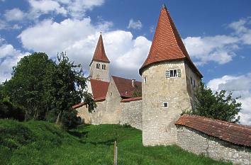 Wehrmauer und Martinskirche in Greding