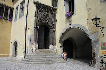 Gotisches Portal Rathaus Regensburg