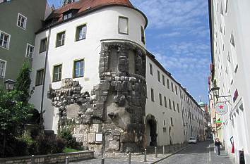 Ostturm der Porta Praetoria in Regensburg