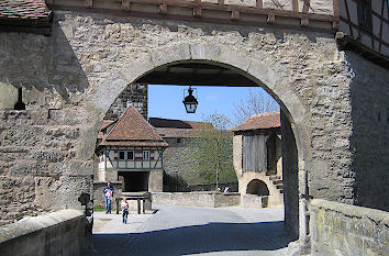 Mittelalterliches Stadttor in Rothenburg ob der Tauber