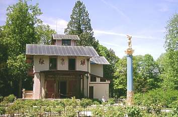 Casino und Rosengarten auf der Roseninsel