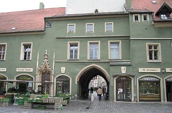 Tor unter dem Stadtturm in Straubing