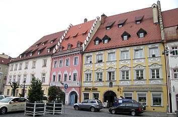 Ludwigsplatz mit Rokokohäusern in Straubing