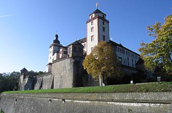 Blick auf die Festung Marienberg mit Schloss