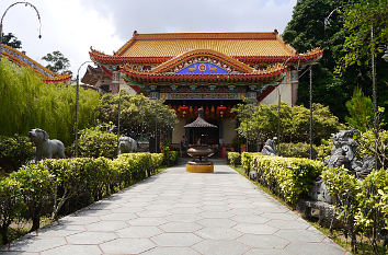 Oberer Tempel in der Tempelanlage Kek Lok Si auf der Insel Penang