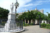 Denkmal am Plaza de Armas Havanna