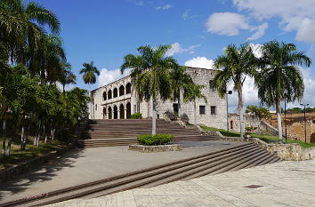 Alcázar de Colón am Spanischen Platz in Santo Domingo