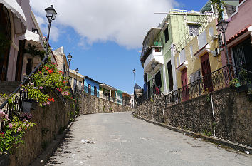 Die Calle Hostos ist eine typische Stra��e im n��rdlichen Teil der Zona Colonial in Santo Domingo