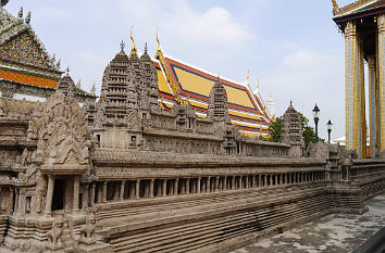 Tempelanlage Wat Phra Kaew im Komplex des K��nigspalastes von Bangkok