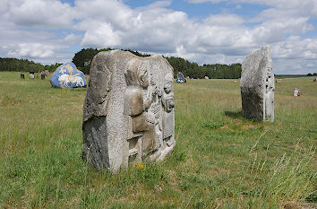 Kunstwanderweg im Findlingspark Henzendorf