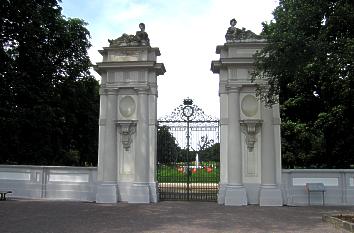 Portal zum Schlossgarten Oranienburg