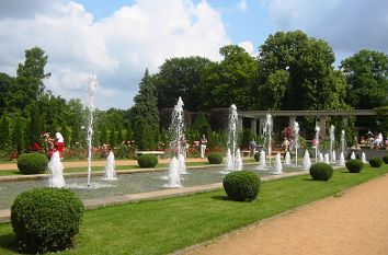 Springbrunnen im Rosengarten Forst