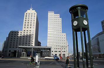 historic traffic lights and Beisheim-Center