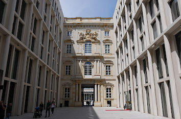 Innenhof Schloss und Humboldt Forum Berlin