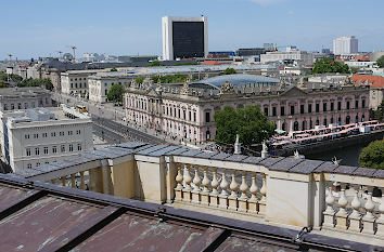Blick vom Schlossdach auf Unter den Linden