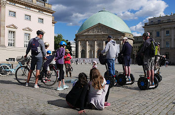 Bebelplatz und St. Hedwigs-Kathedrale Berlin