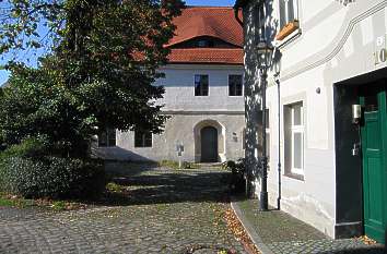 Schulstraße mit Kurienhaus in Luckau