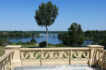 Blick vom Schloss Babelsberg zur Glienicker Brücke