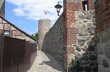 Templiner Stadtmauer mit Eulenturm