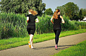 Frauen beim Joggen