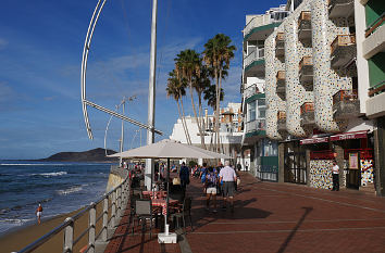 Promenade Playa de Las Canteras in Las Palmas de Gran Canaria