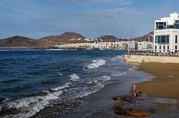 Playa de Las Canteras in Las Palmas de Gran Canaria