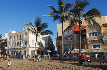 Playa de Las Canteras in Las Palmas de Gran Canaria