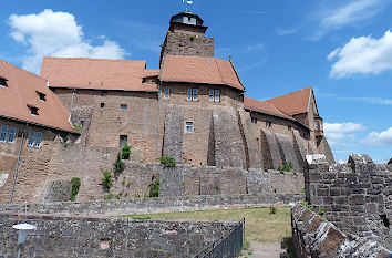 Blick auf Mittelteil Burg Breuberg