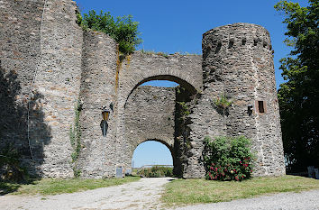 Toranlage Burg Königstein im Taunus
