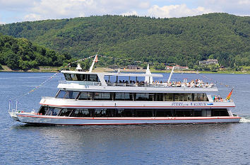 Persondenschiff auf dem Edersee