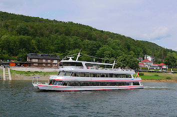 Persondenschiff auf dem Edersee