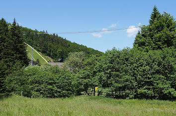 Hängebrücke Skywalk in Willingen von der Ferne