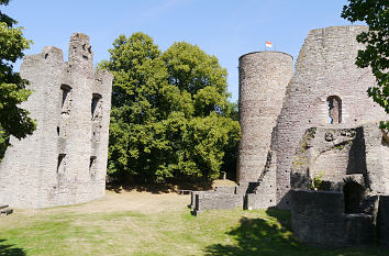 Krukenburg Helmarshausen mit Bergfried