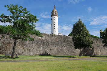 Stadtmauer und Schlossturm in Frankfurt-Höchst