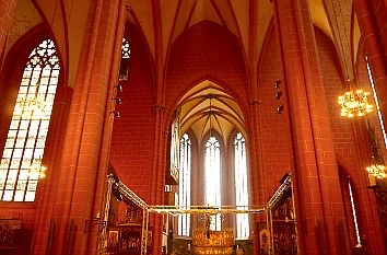 Kircheninneres Kaiserdom Frankfurt