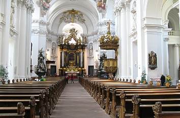 Kirchenschiff im Fuldaer Dom