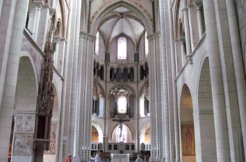 Langhaus im Limburger Dom